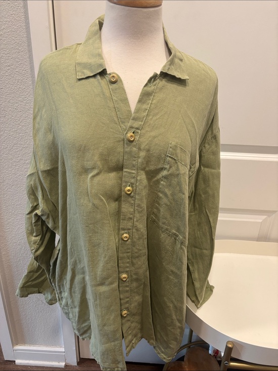 Flax by Jeanne Engelhart Tops - GUC Flax by Jeanne Engelhart Light Olive Linen Relaxed Button-Down Shirt